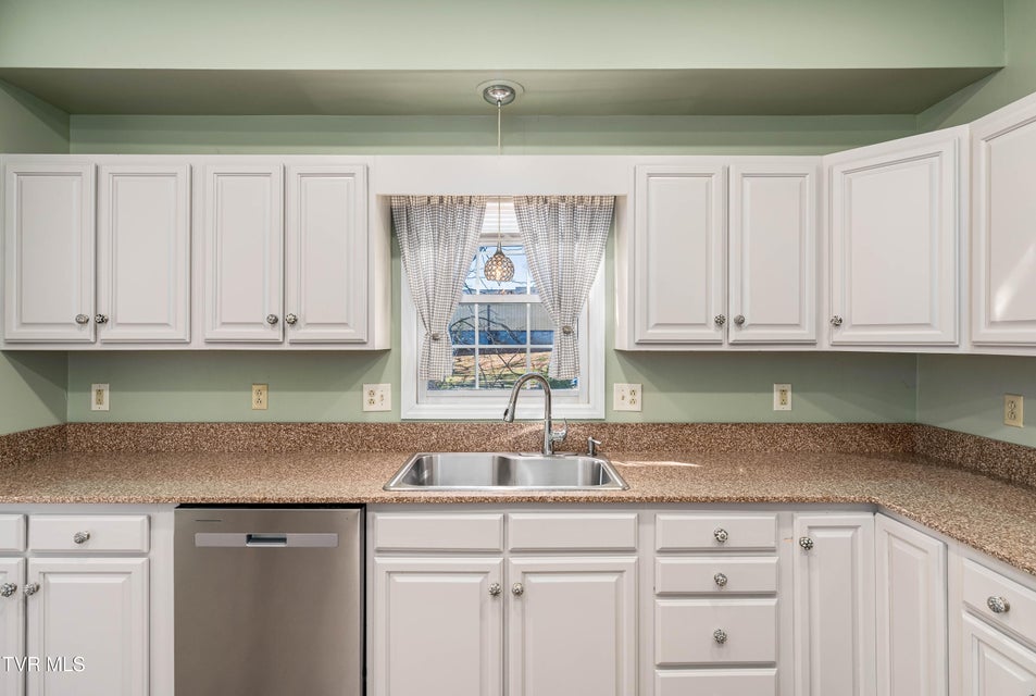 Photo #16: 3 Cherokee Ridge Court