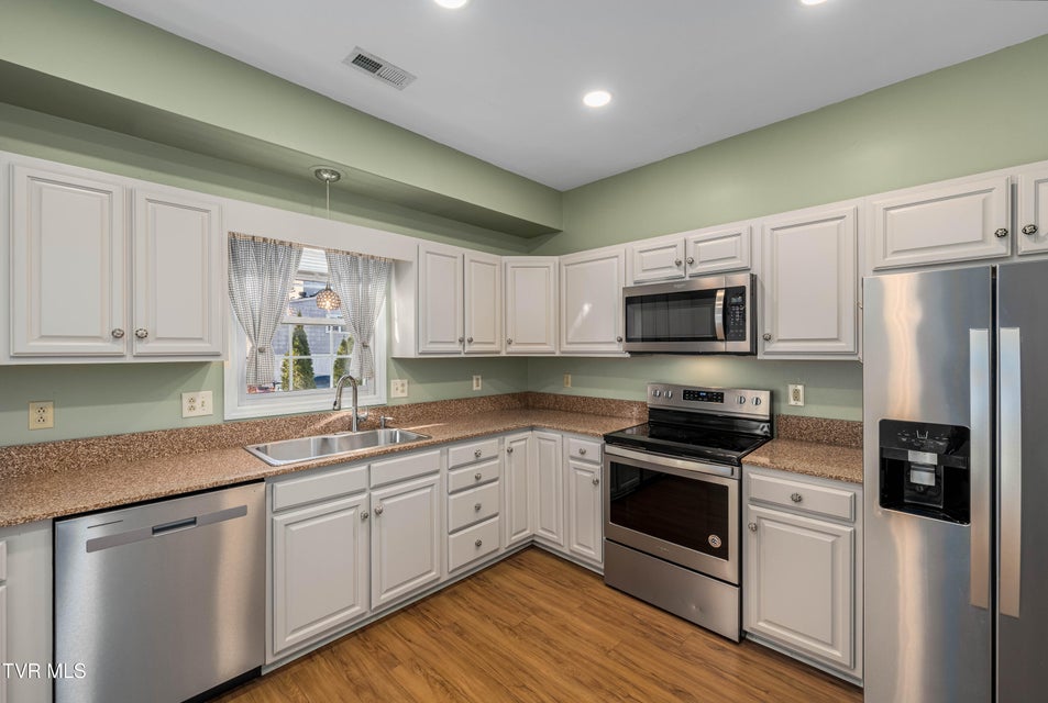 Photo #15: 3 Cherokee Ridge Court