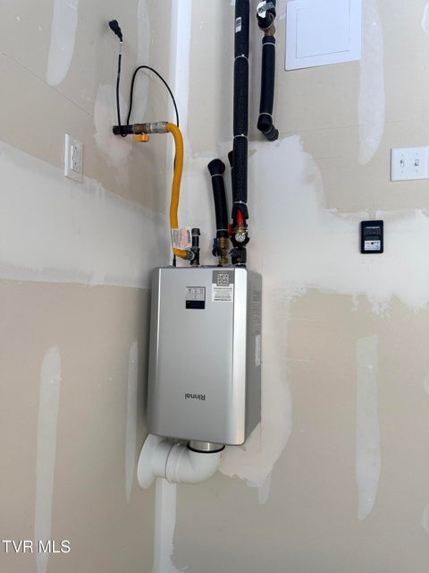 Photo #27: 220 Crockett Drive