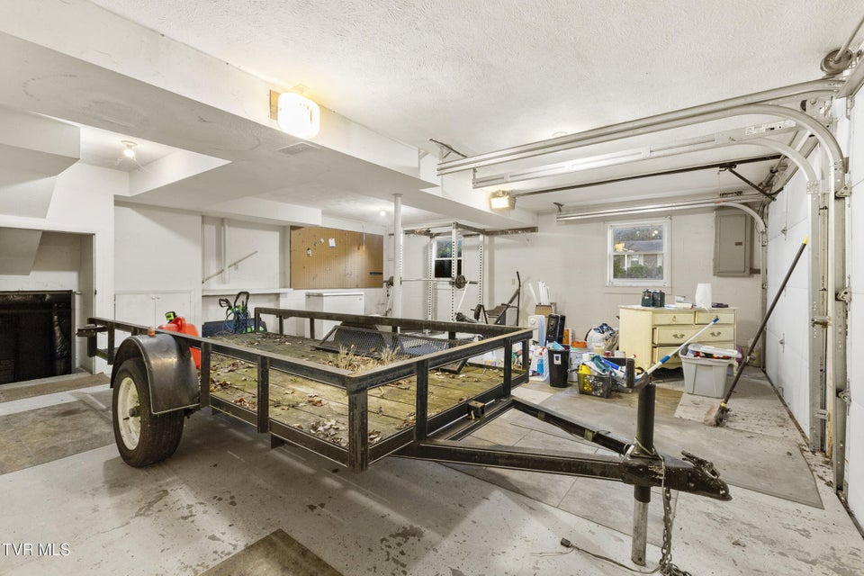 Photo #34: 1037 Keith Lane