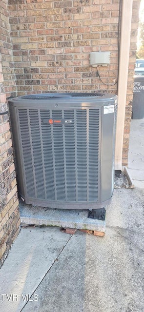 Photo #43: 1556 Redwood Drive