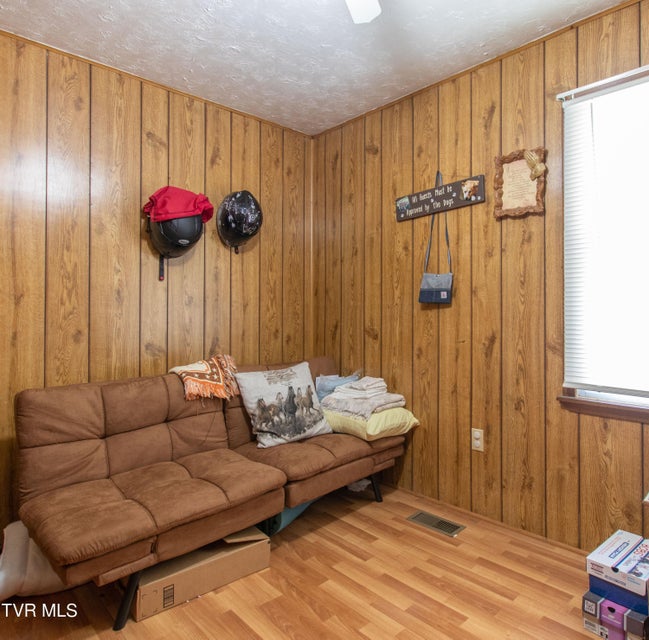 Photo #15: 152 Shaw Street