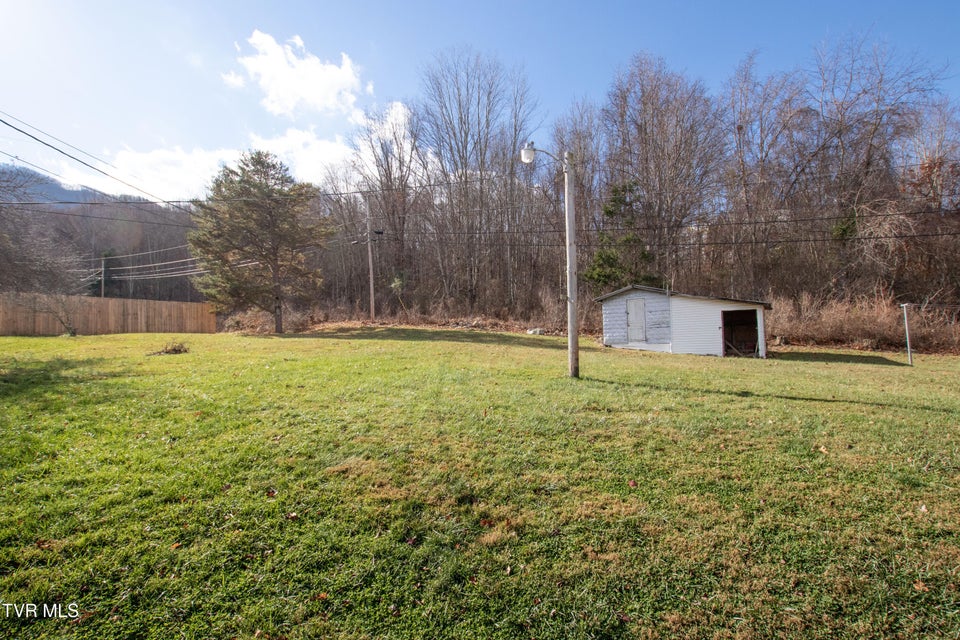 Photo #20: 152 Shaw Street