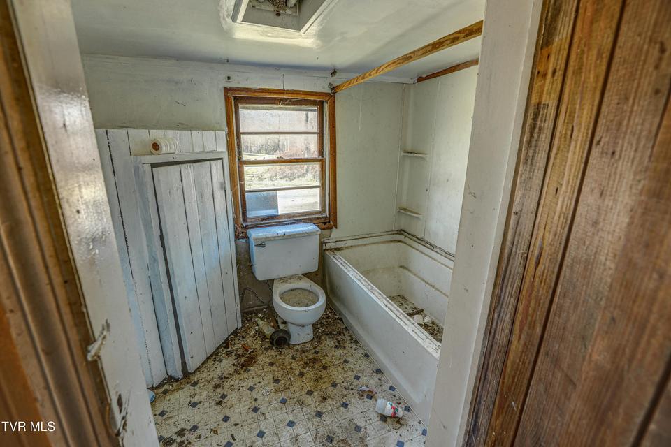 Photo #32: 1693 Paperville Road