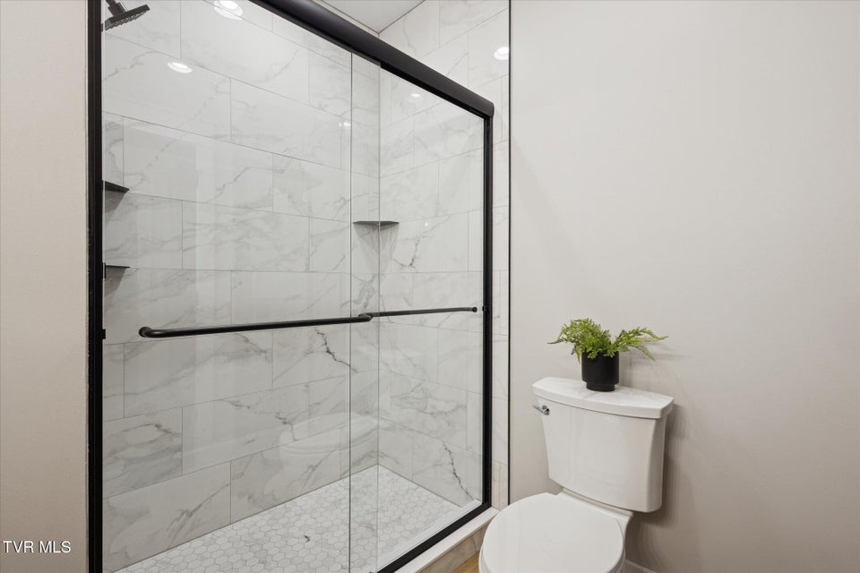 Photo #18: 5930 Snapps Ferry Road