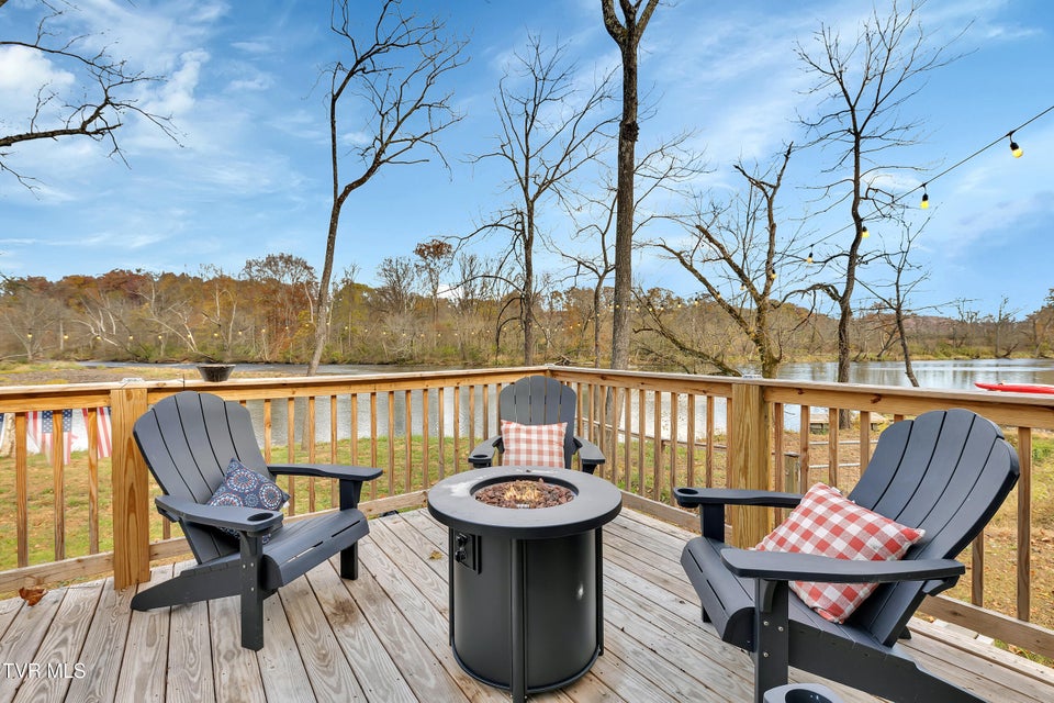 Photo #11: 918 Riverview Drive