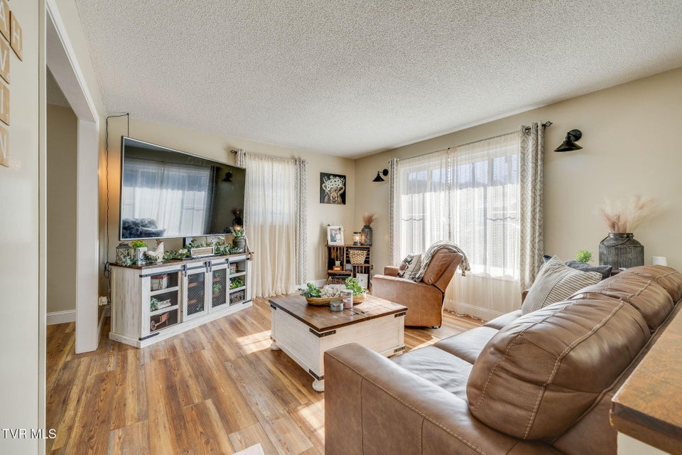 Photo #4: 107 Summerview Court