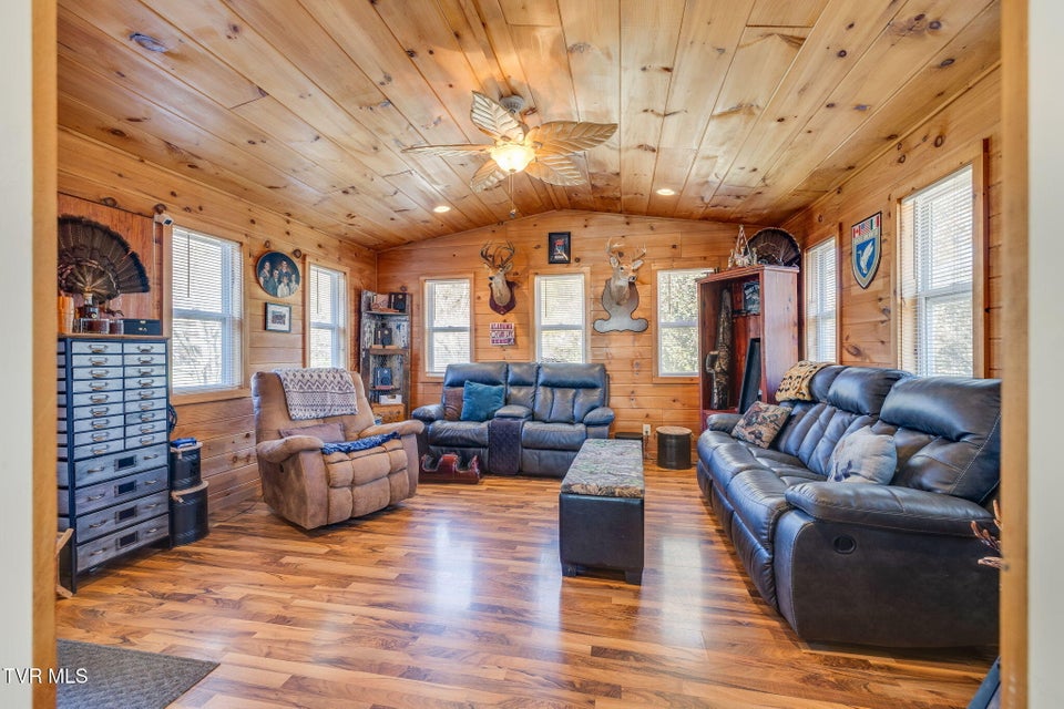 Photo #12: 107 Summerview Court