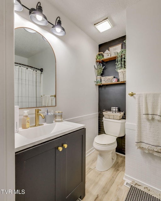 Photo #18: 107 Summerview Court