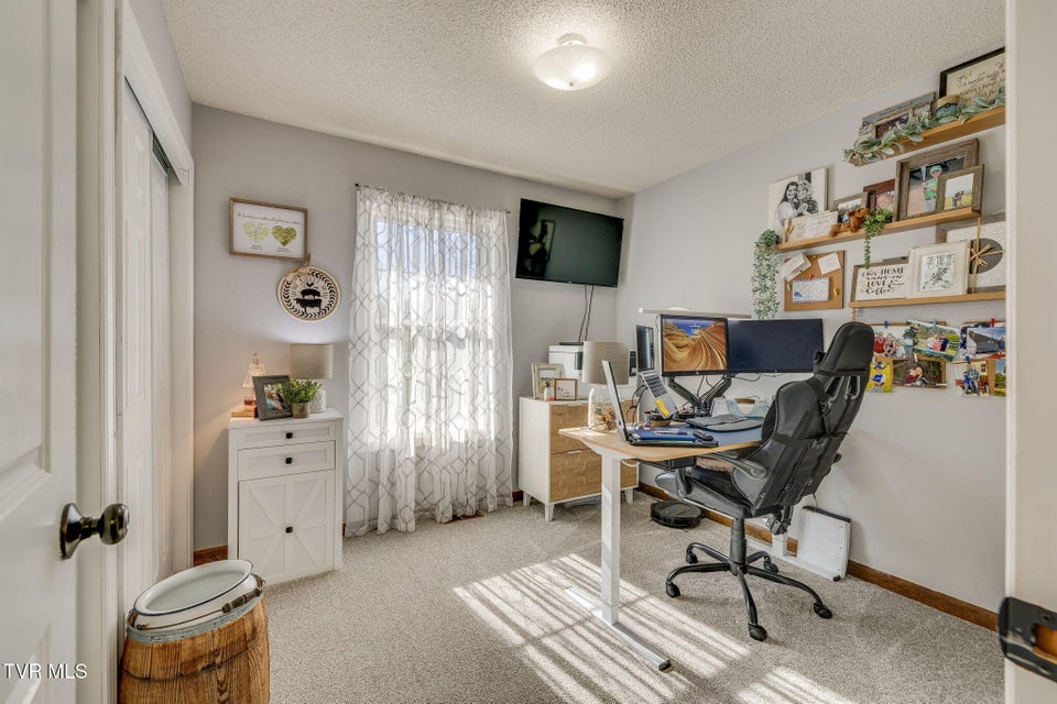 Photo #21: 107 Summerview Court