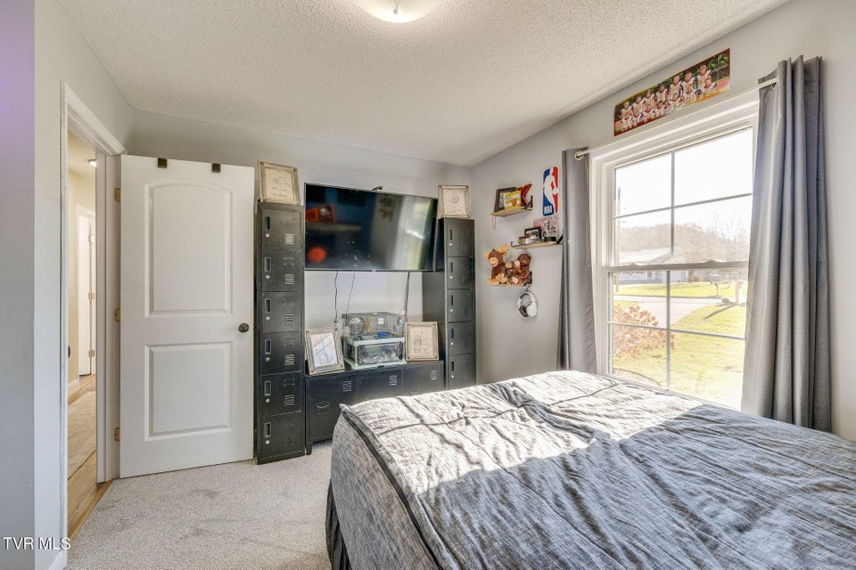 Photo #20: 107 Summerview Court