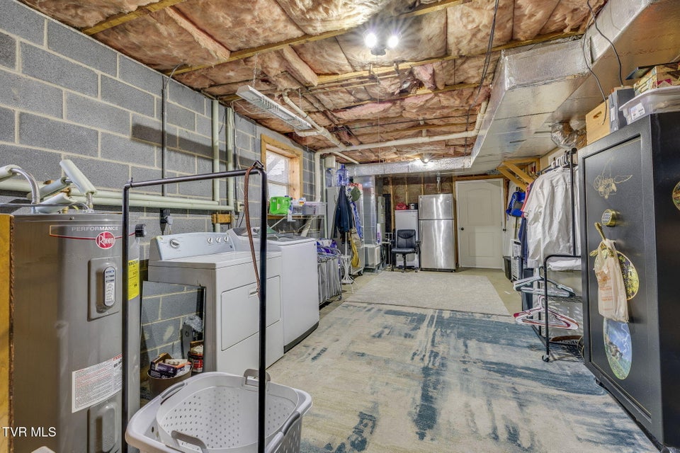 Photo #27: 107 Summerview Court