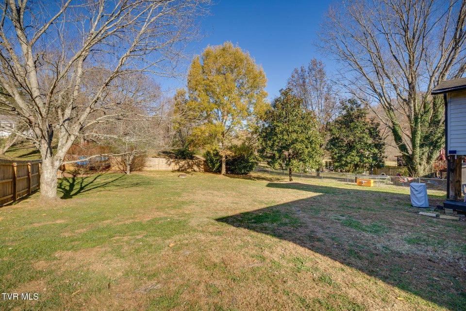 Photo #28: 107 Summerview Court