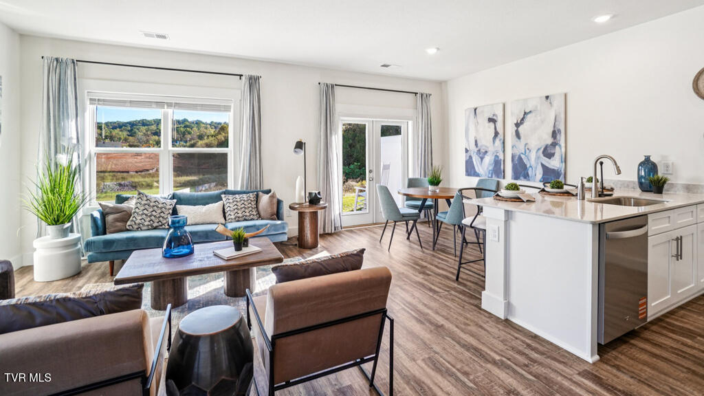 Photo #3: 1110 Wenna Way 