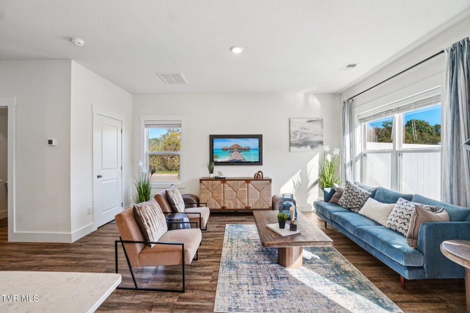 Photo #3: 1126 Wenna Way 