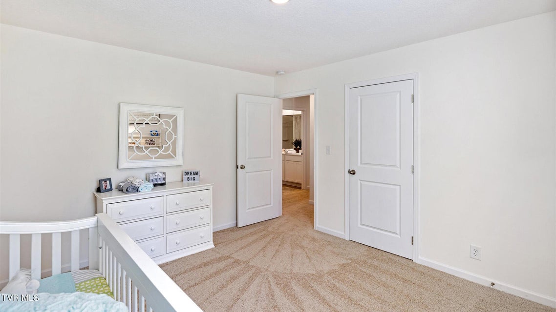 Photo #19: 238 Artist Avenue 