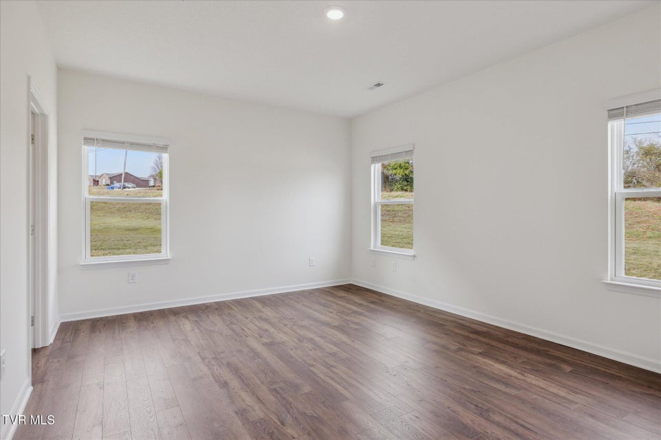 Photo #8: 567 Fieldcrest Road 