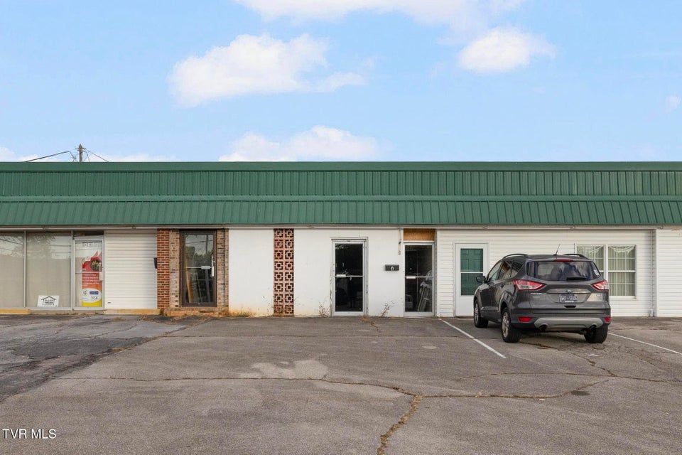 Photo #11: 2908 Bloomingdale Road