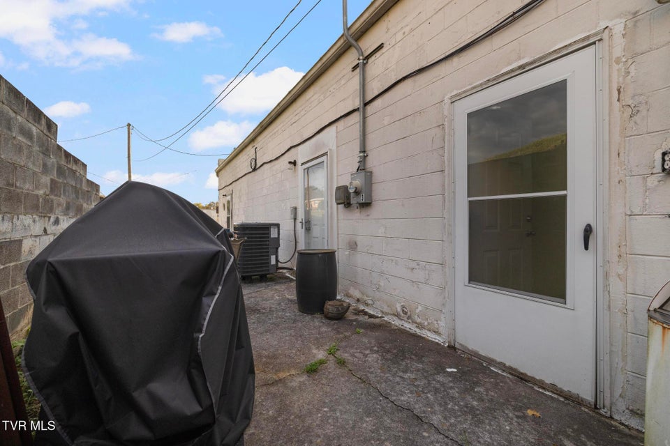 Photo #10: 2908 Bloomingdale Road