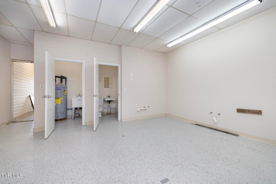 Photo #6: 2908 Bloomingdale Road