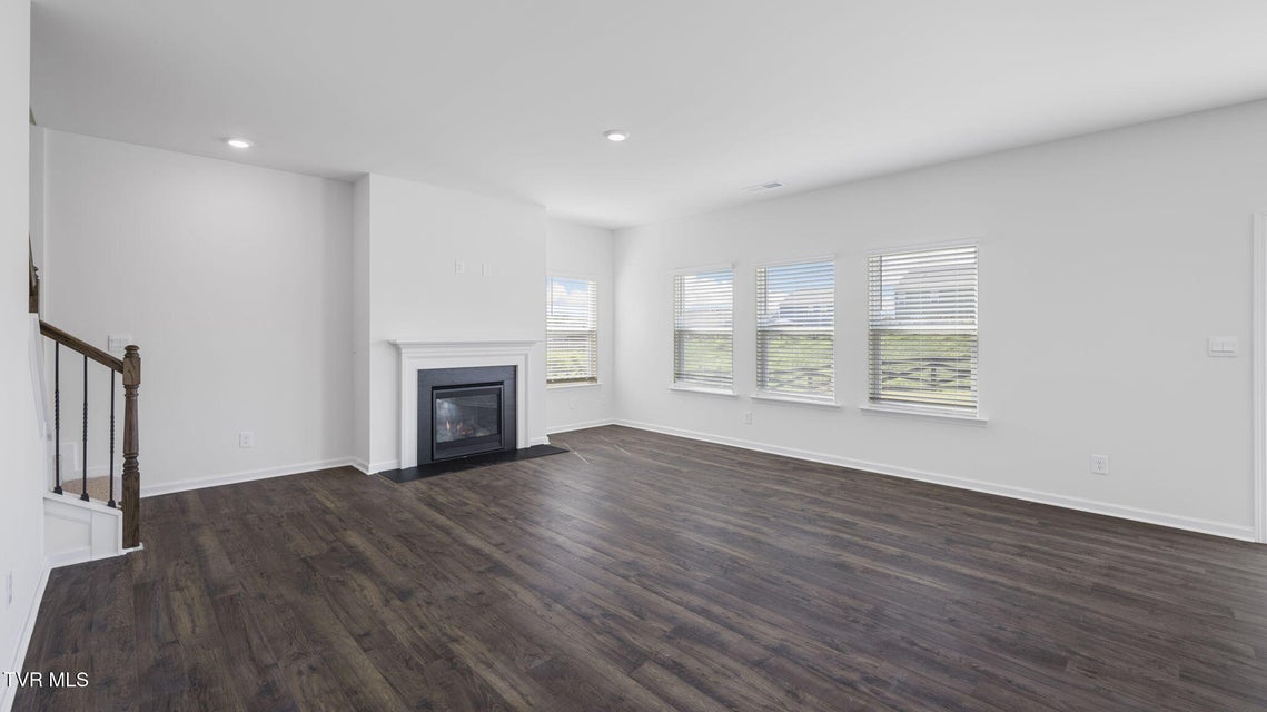 Photo #8: 575 Fieldcrest Road 