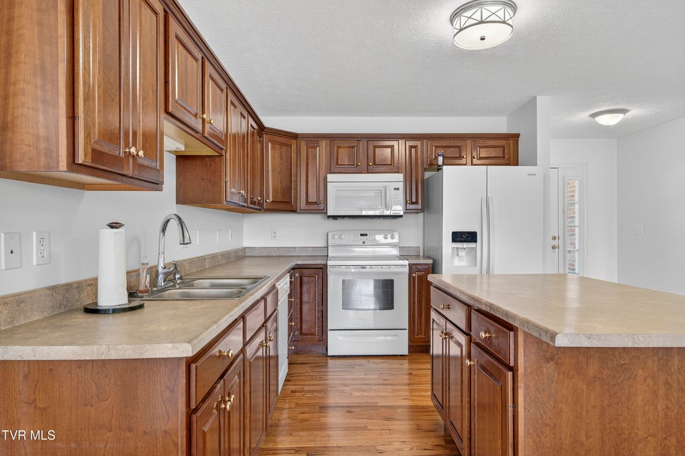 Photo #10: 16311 Chase Lane Lane