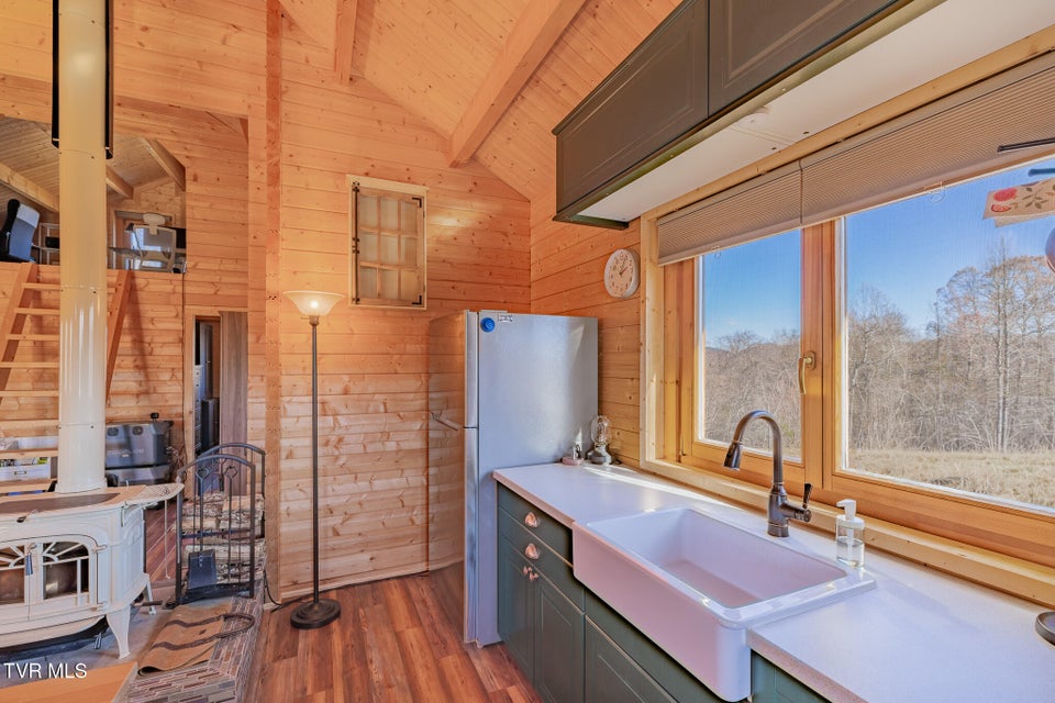 Photo #7: 642 Copper Ridge Road