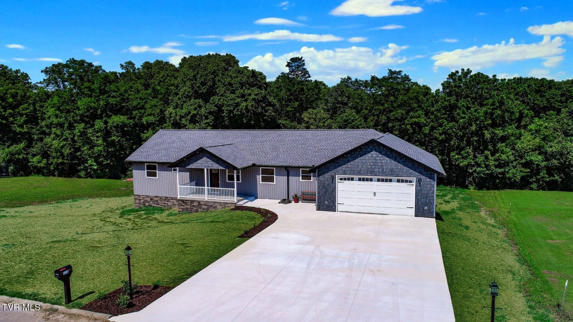 Photo #2: 116 Meadowood Dr 