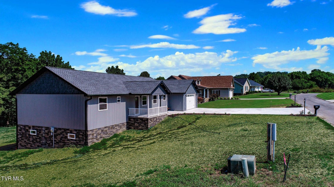 Photo #4: 116 Meadowood Dr 