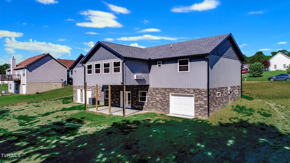 Photo #5: 116 Meadowood Dr 