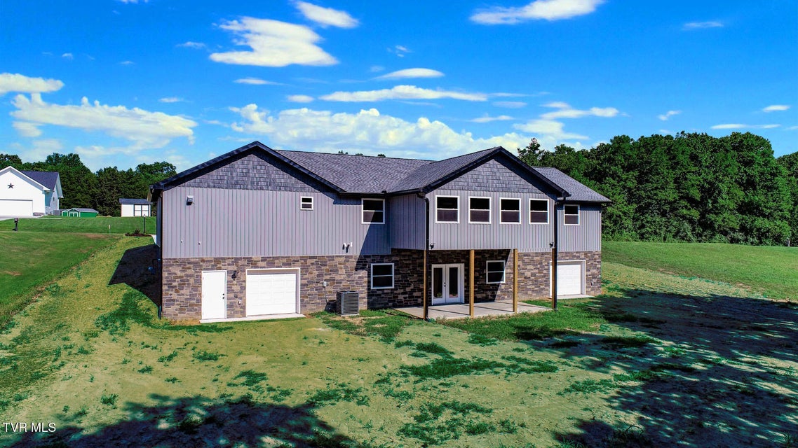 Photo #7: 116 Meadowood Dr 