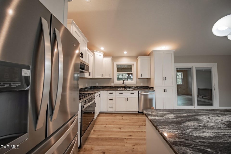 Photo #15: 116 Meadowood Dr 