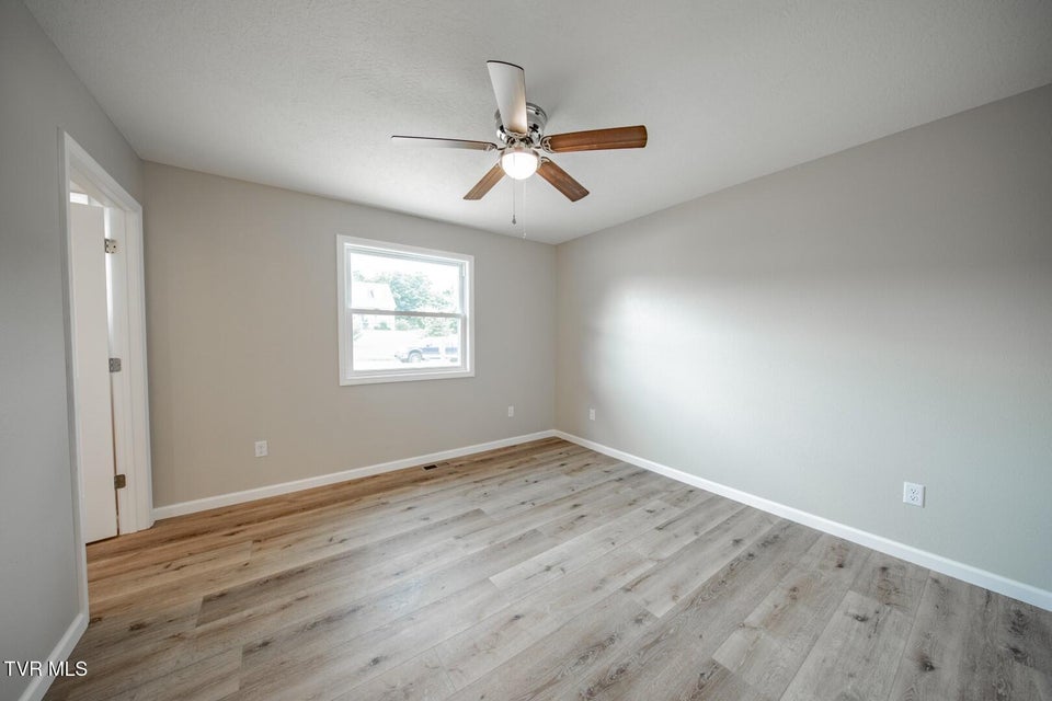 Photo #23: 116 Meadowood Dr 