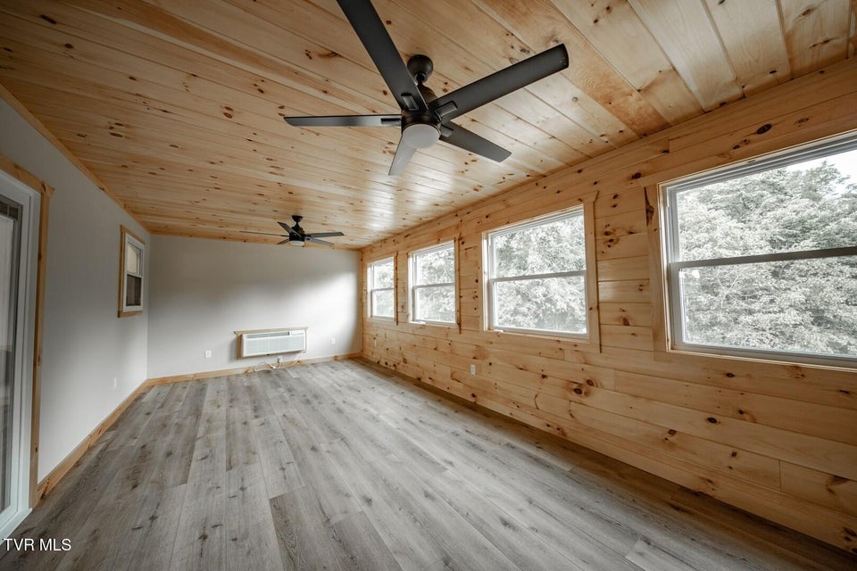 Photo #30: 116 Meadowood Dr 