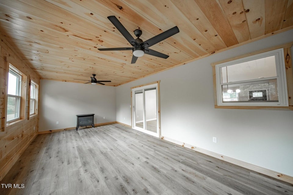 Photo #31: 116 Meadowood Dr 