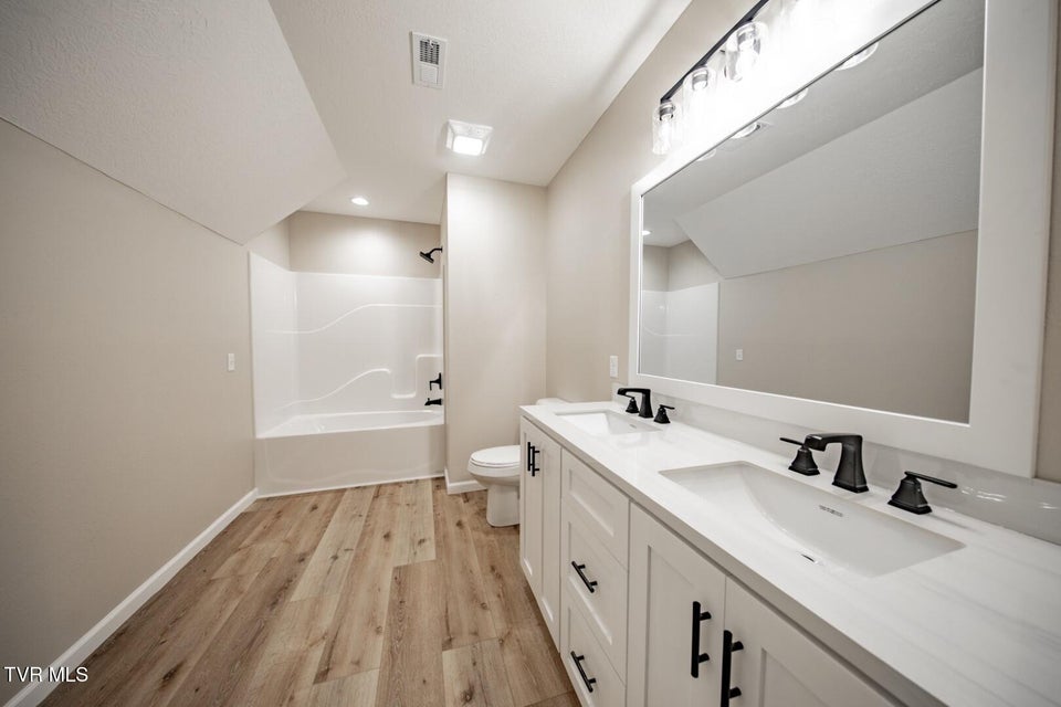 Photo #38: 116 Meadowood Dr 