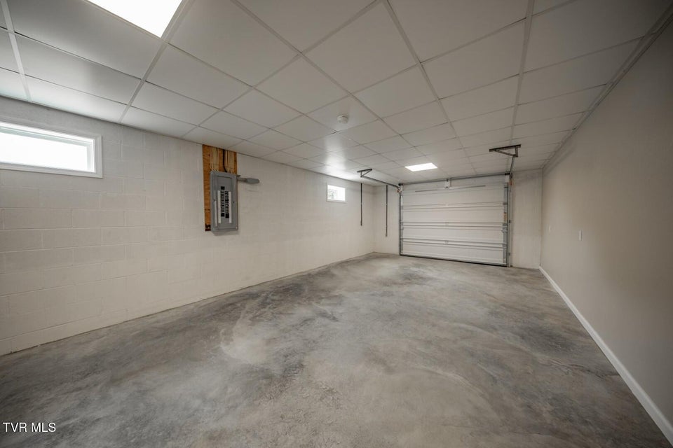 Photo #43: 116 Meadowood Dr 