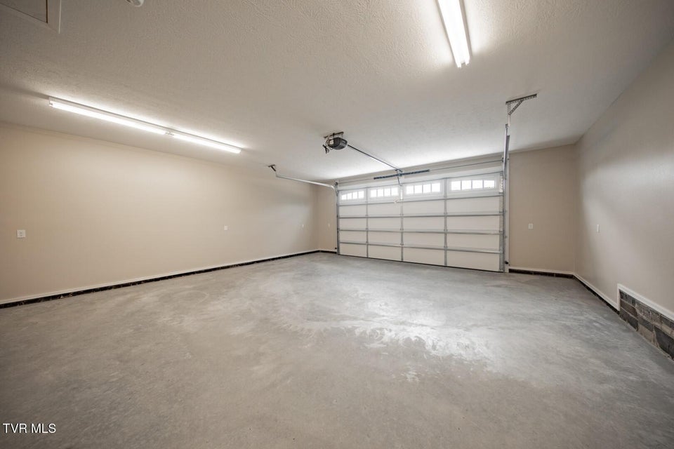 Photo #44: 116 Meadowood Dr 