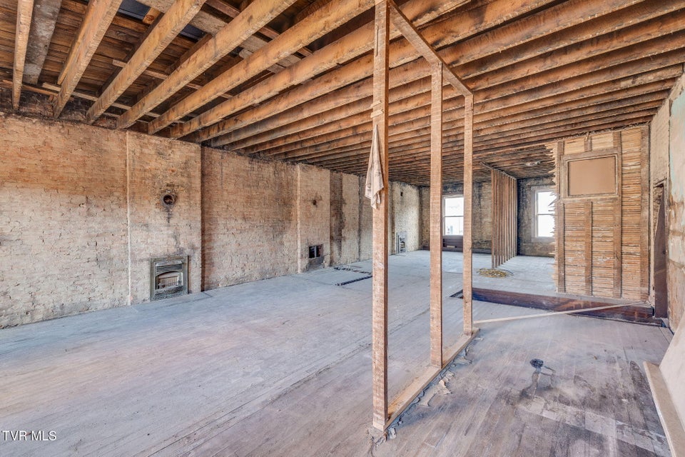 Photo #25: 132 &138 West Jackson Street