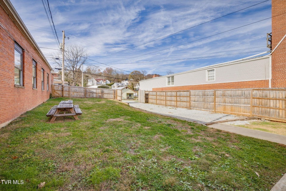 Photo #29: 132 &138 West Jackson Street