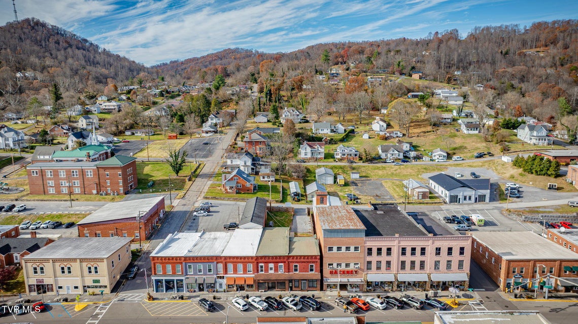 Photo #34: 132 &138 West Jackson Street