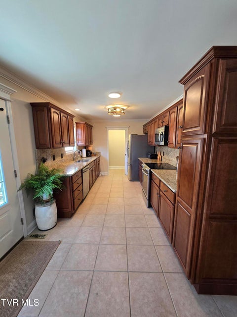 Photo #10: 404 Mountain View Road