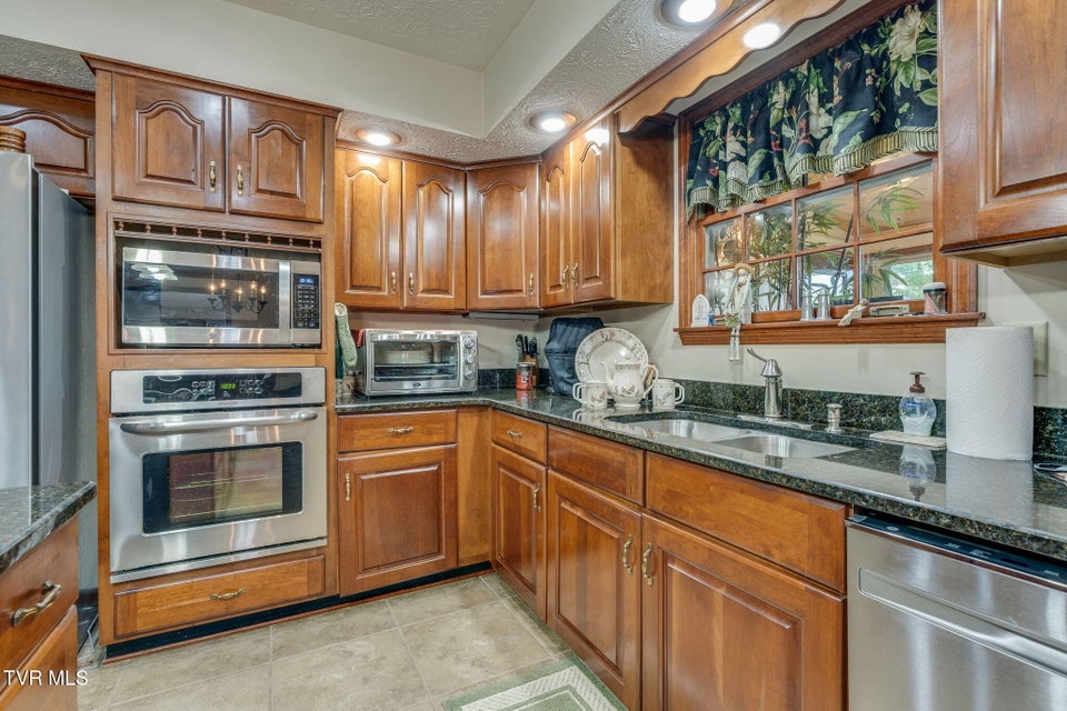 Photo #18: 137 River Road