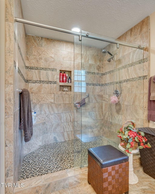 Photo #25: 137 River Road