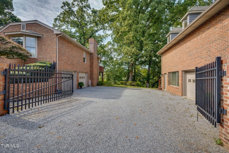 Photo #34: 137 River Road