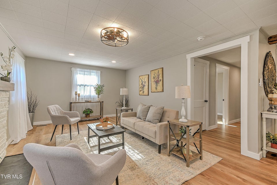 Photo #7: 326 Walnut Trail