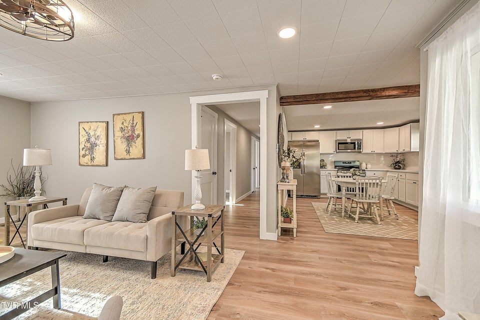 Photo #10: 326 Walnut Trail