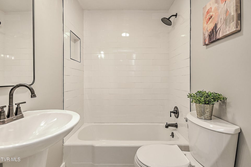 Photo #25: 326 Walnut Trail