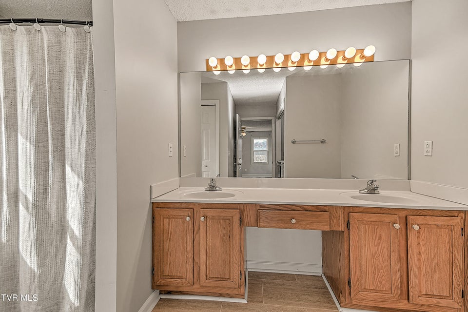 Photo #33: 1017 Harmony Road