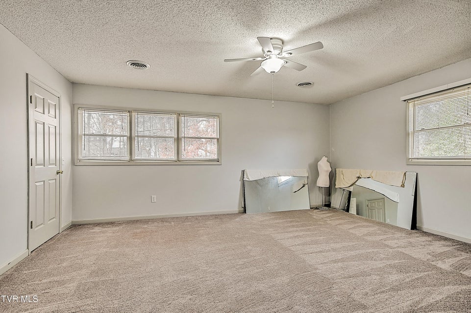 Photo #38: 1017 Harmony Road